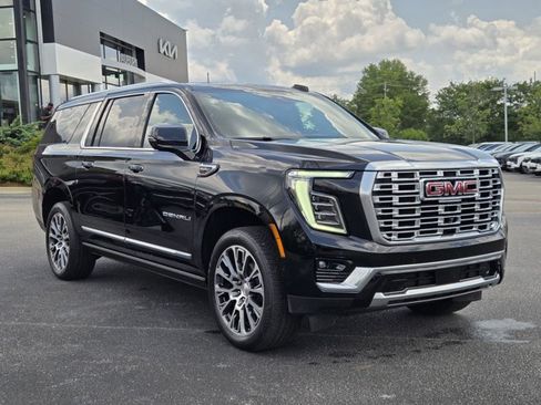 Used 2026 GMC Yukon XL Denali w/ Sun & Power Step Package AWD/4WD image 4