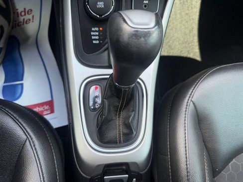 Used 2018 Jeep Compass Latitude AWD/4WD image 29