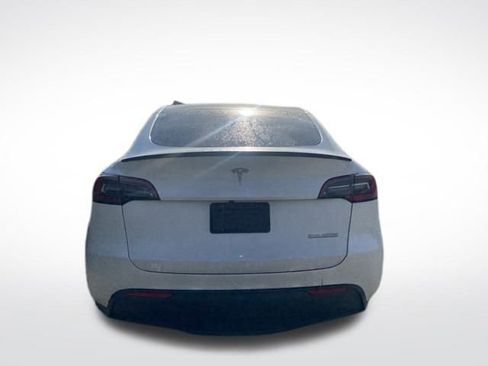 Used 2023 Tesla Model Y Performance image 6