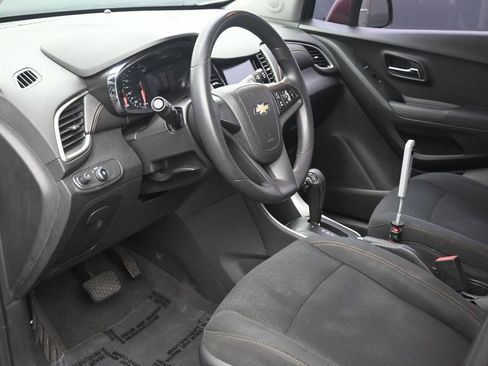 Used 2017 Chevrolet Trax LS FWD image 14