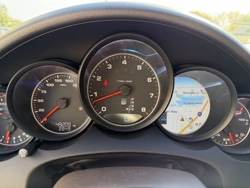 Used 2017 Porsche Cayenne Platinum Edition image 12