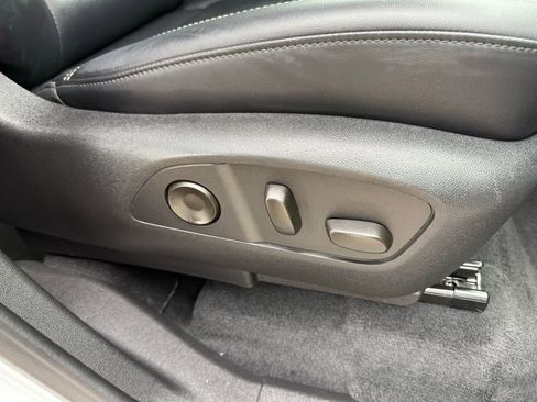 Used 2024 GMC Acadia Elevation image 21