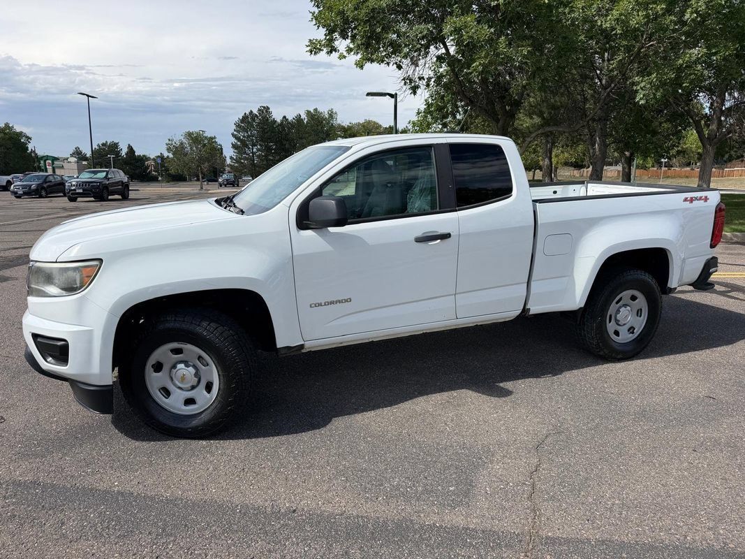 Used 2017 Chevrolet Colorado W/T w/ WT Convenience Package AWD/4WD image 3