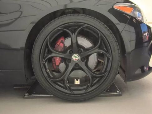 Used 2019 Alfa Romeo Giulia Ti Sport w/ Quick Order Package 22S Sport image 3