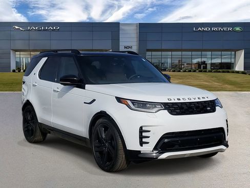 Used 2025 Land Rover Discovery Dynamic SE AWD/4WD image 4