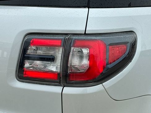 Used 2016 GMC Acadia Denali FWD image 28