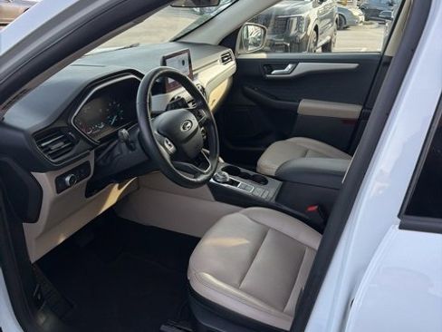 Used 2020 Ford Escape SEL image 11