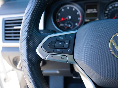 Used 2021 Volkswagen Atlas SE w/ Panoramic Sunroof Package image 11