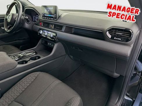 Used 2025 Honda Pilot Sport image 28