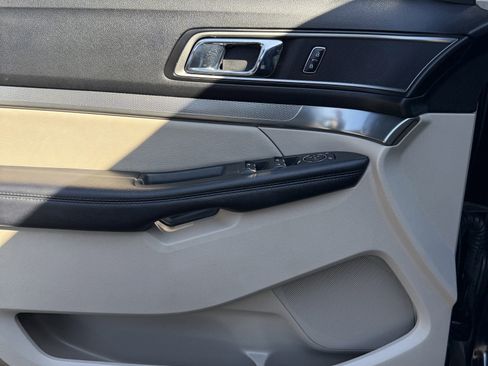 Used 2019 Ford Explorer XLT w/ Equipment Group 202A image 21