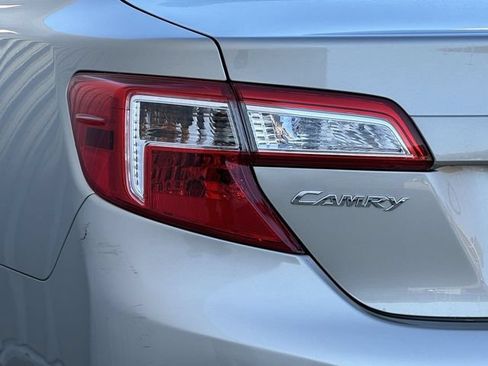 Used 2014 Toyota Camry LE FWD image 6