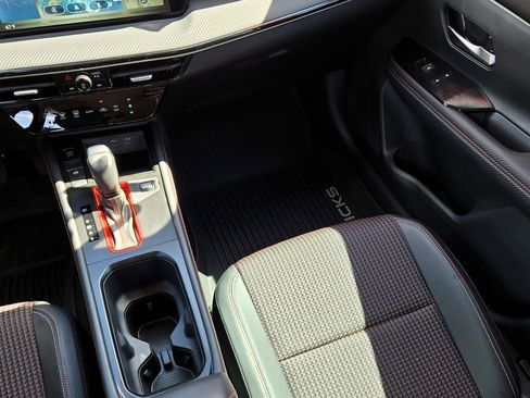 Used 2025 Nissan Kicks SR w/ Illumination Package image 16