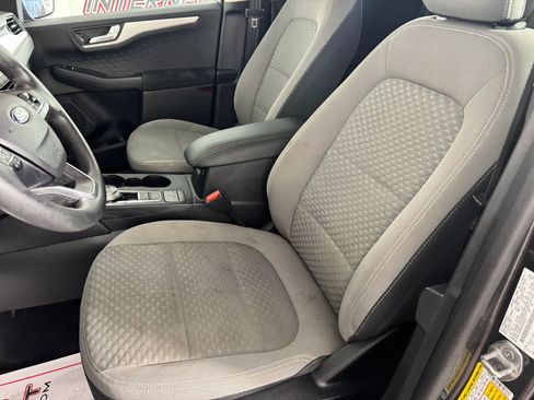 Used 2020 Ford Escape SE image 31