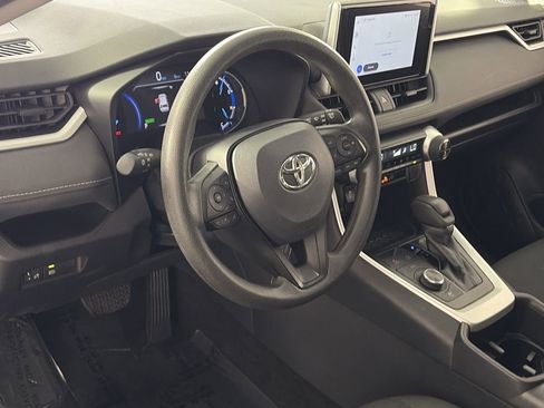 Used 2025 Toyota RAV4 LE AWD/4WD image 11