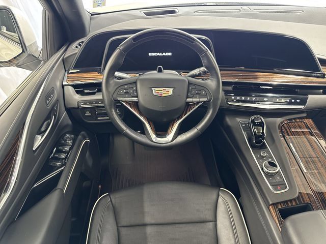 Certified 2024 Cadillac Escalade Premium Luxury w/ Performance Package AWD/4WD image 17