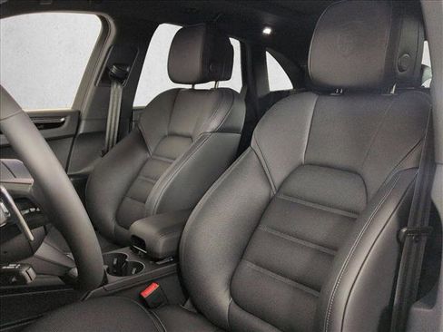 New 2026 Porsche Macan S image 6