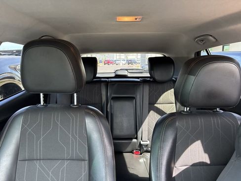 Used 2019 Chevrolet Trax LT w/ LT Convenience Package FWD image 11