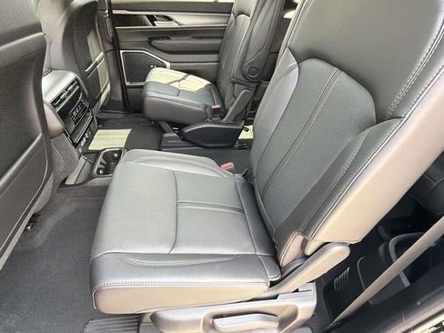 New 2026 Jeep Grand Wagoneer Limited w/ Premium Group II AWD/4WD image 28