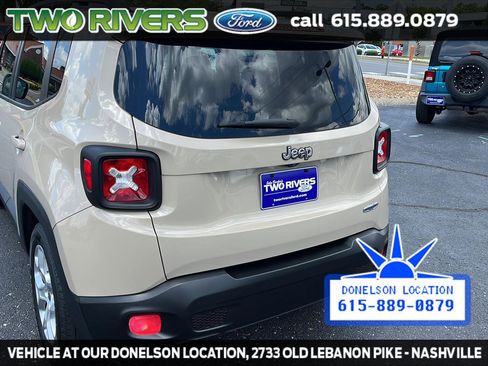 Used 2015 Jeep Renegade Latitude w/ Cold Weather Group FWD image 7