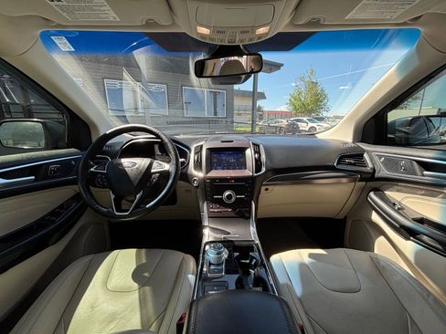 Used 2019 Ford Edge Titanium w/ Equipment Group 301A AWD/4WD image 24