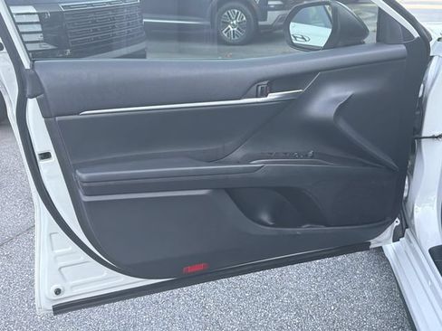 Used 2023 Toyota Camry SE w/ Convenience Package FWD image 12