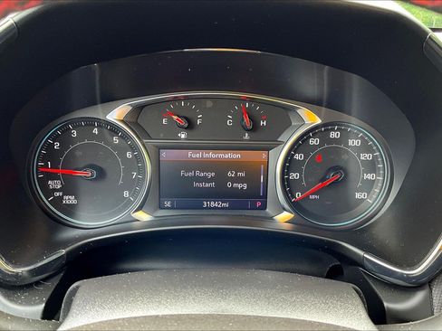 Used 2023 Chevrolet Equinox RS w/ RS Leather Package AWD/4WD image 8