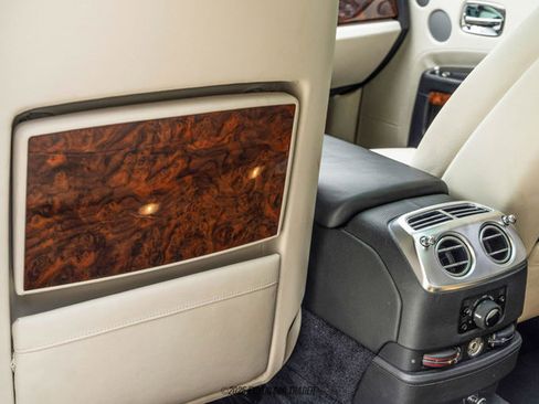 Used 2015 Rolls-Royce Ghost image 76