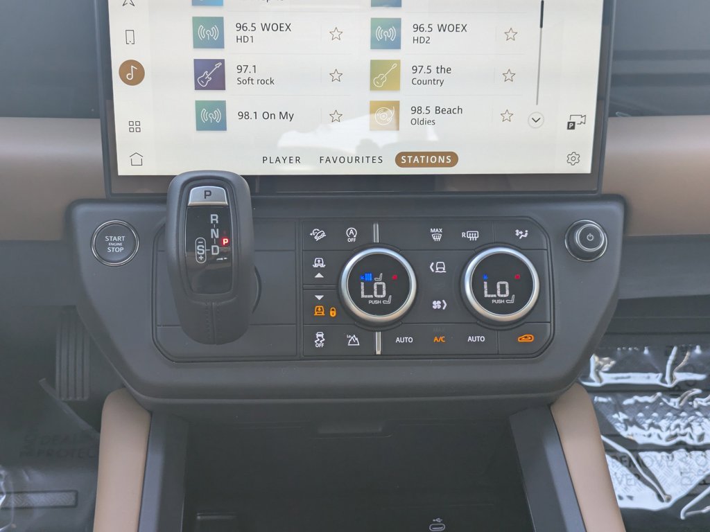 New 2026 Land Rover Defender 130 X-Dynamic SE AWD/4WD image 20