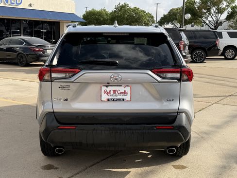 Used 2024 Toyota RAV4 XLE FWD image 6