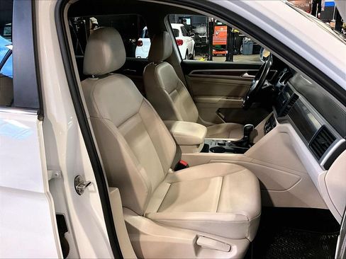 Used 2019 Volkswagen Atlas SE w/ Towing Package AWD/4WD image 11