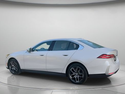 Used 2026 BMW 530i RWD image 19