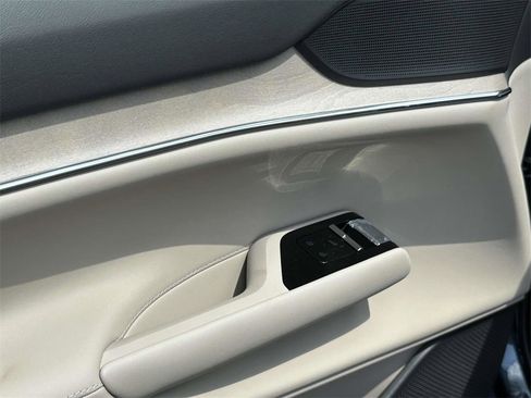 New 2025 Volvo EX90 Plus image 16