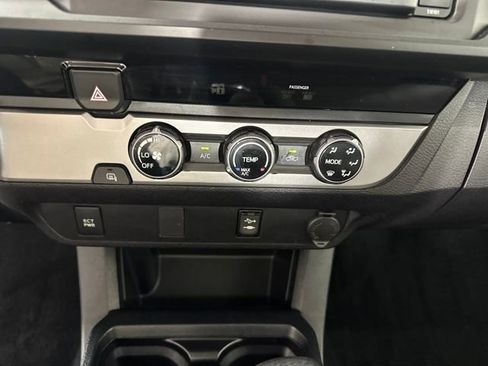 Used 2017 Toyota Tacoma 2WD Double Cab image 23