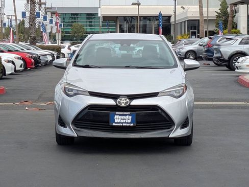Used 2017 Toyota Corolla LE image 2