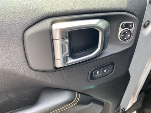 Used 2024 Jeep Wrangler Unlimited Sahara image 23