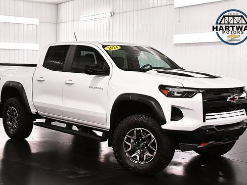Used 2024 Chevrolet Colorado ZR2 w/ ZR2 Convenience Package III AWD/4WD image 1