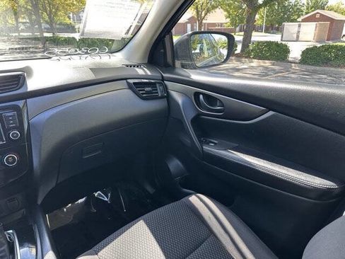 Used 2019 Nissan Rogue Sport S w/ Appearance Package image 19