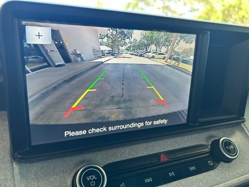 Used 2022 Ford Maverick XLT FWD image 10