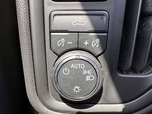 Used 2022 Chevrolet Silverado 1500 Custom Trail Boss AWD/4WD image 14
