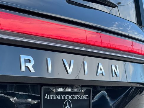 Used 2024 Rivian R1S Adventure AWD/4WD image 31