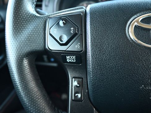 Used 2022 Toyota 4Runner TRD Off-Road image 19