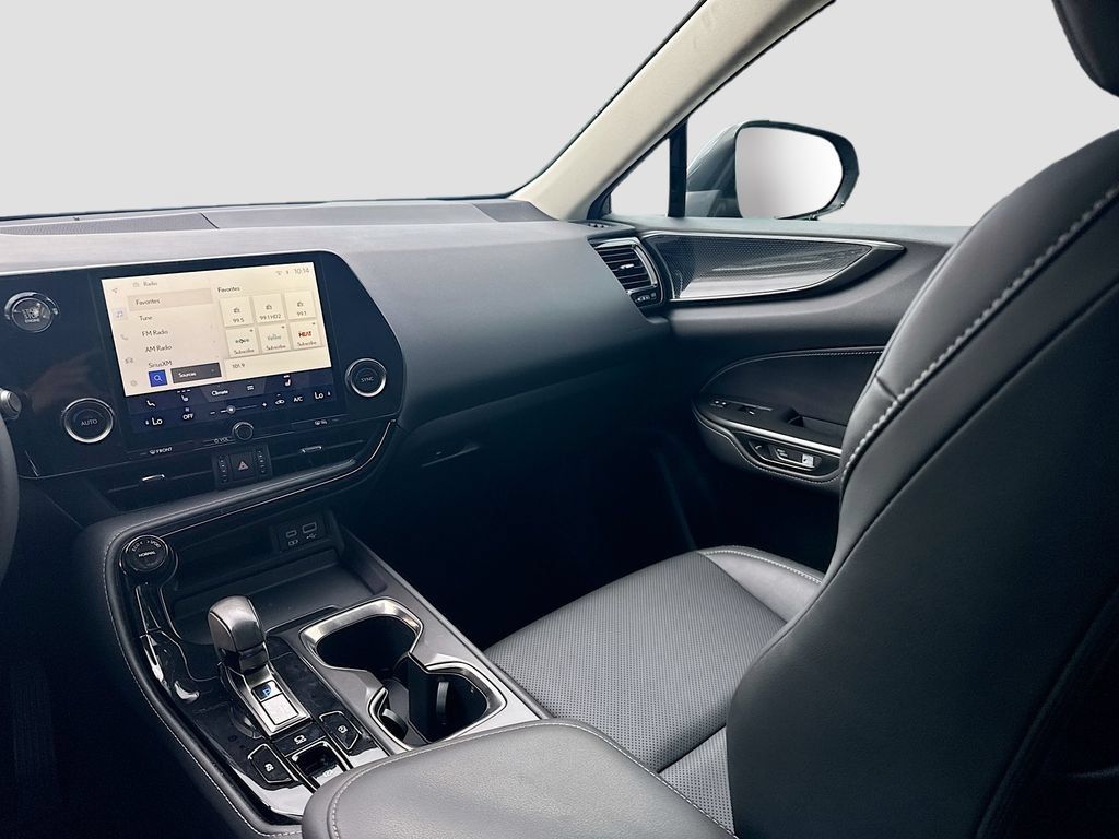 Used 2024 Lexus NX 250 FWD w/ Towing Package (2000 Lbs) image 23