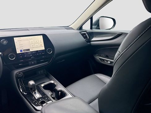 Used 2024 Lexus NX 250 FWD w/ Towing Package (2000 Lbs) image 23
