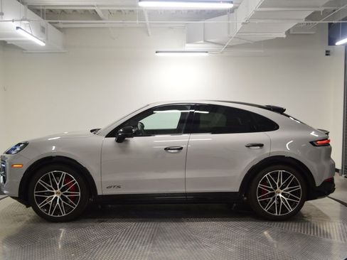 Certified 2026 Porsche Cayenne GTS AWD/4WD image 2
