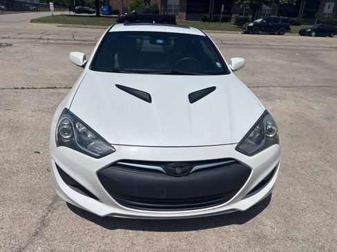 Used 2013 Hyundai Genesis 2.0T RWD image 8