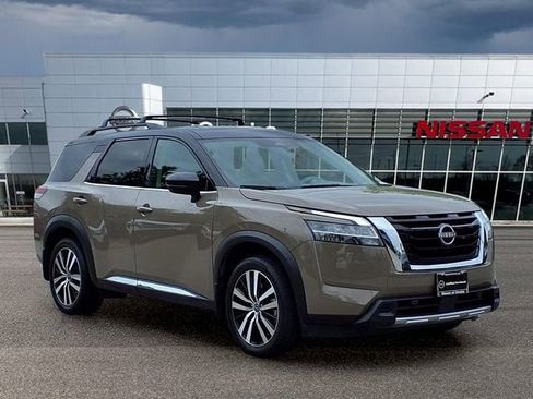 Certified 2023 Nissan Pathfinder Platinum w/ Cargo Package AWD/4WD image 1