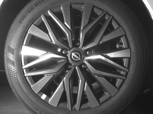 Used 2025 Nissan Altima 2.5 SV image 15