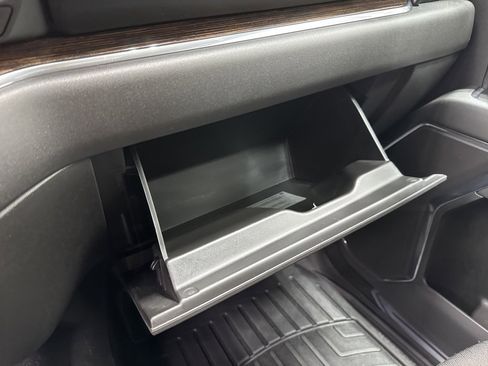 Used 2024 GMC Sierra 2500 SLE w/ SLE Convenience Package image 19