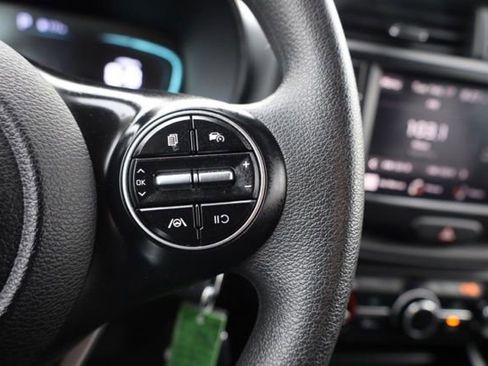 Used 2024 Kia Soul LX image 11