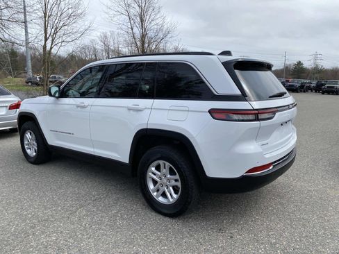 Certified 2025 Jeep Grand Cherokee Laredo w/ Luxury Tech Group I AWD/4WD image 6